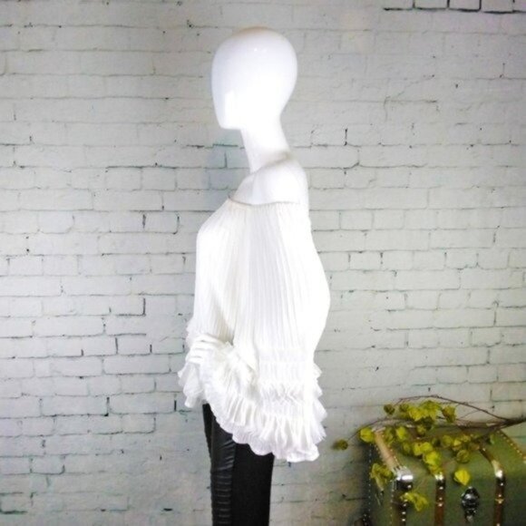 Line + Dot Off The Shoulder Pleated Top Cream Medium - Picture 2 of 8